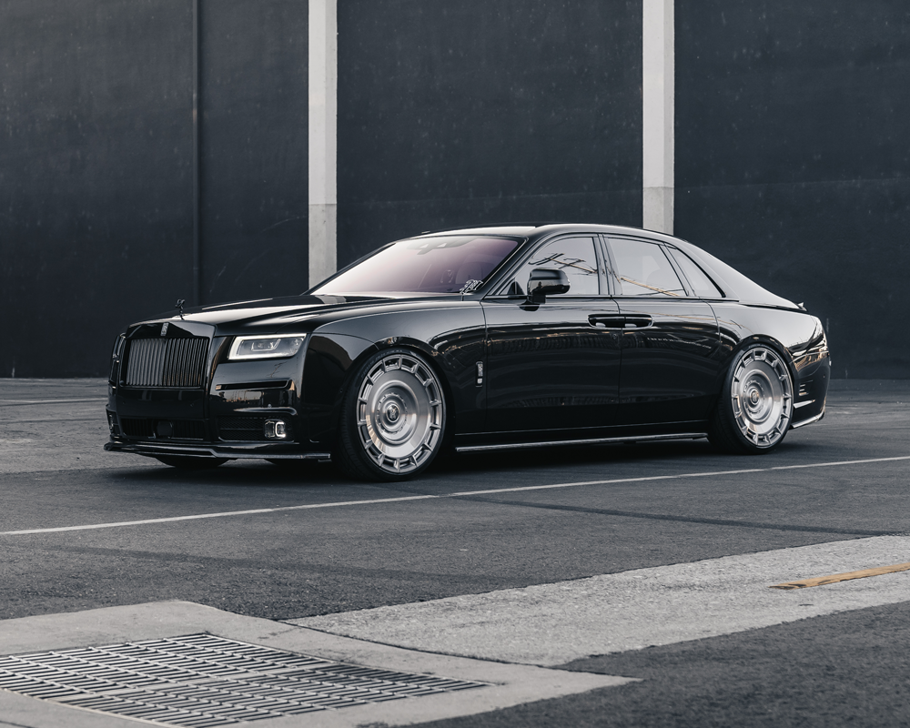 New Range Rover and Rolls-Royce Ghost redefined by Urban at SEMA 2023